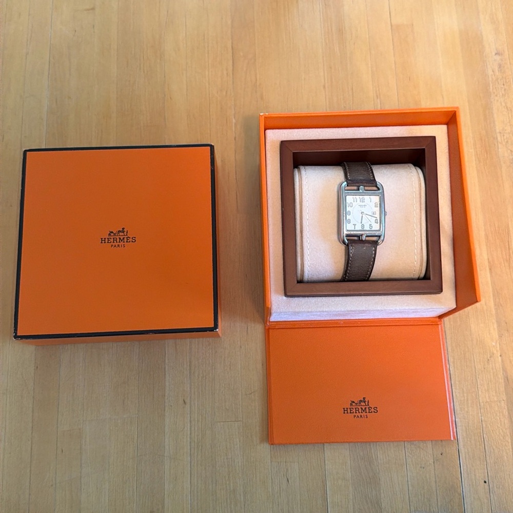 Hermés Cape Cod watch 41 mm Grade Modéle with étoupe band